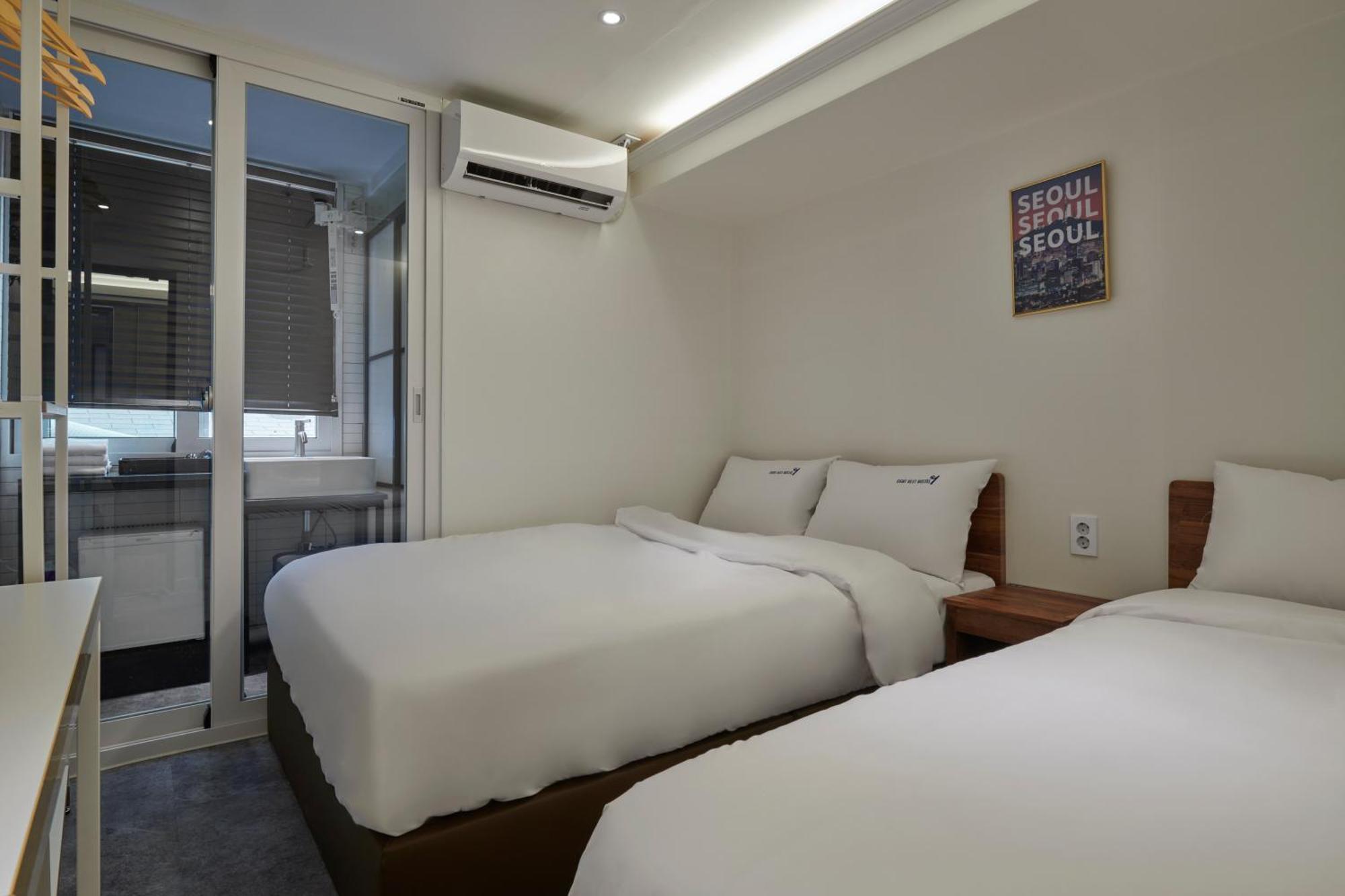Eight Rest Hostel Myeongdong Seoul Exteriör bild