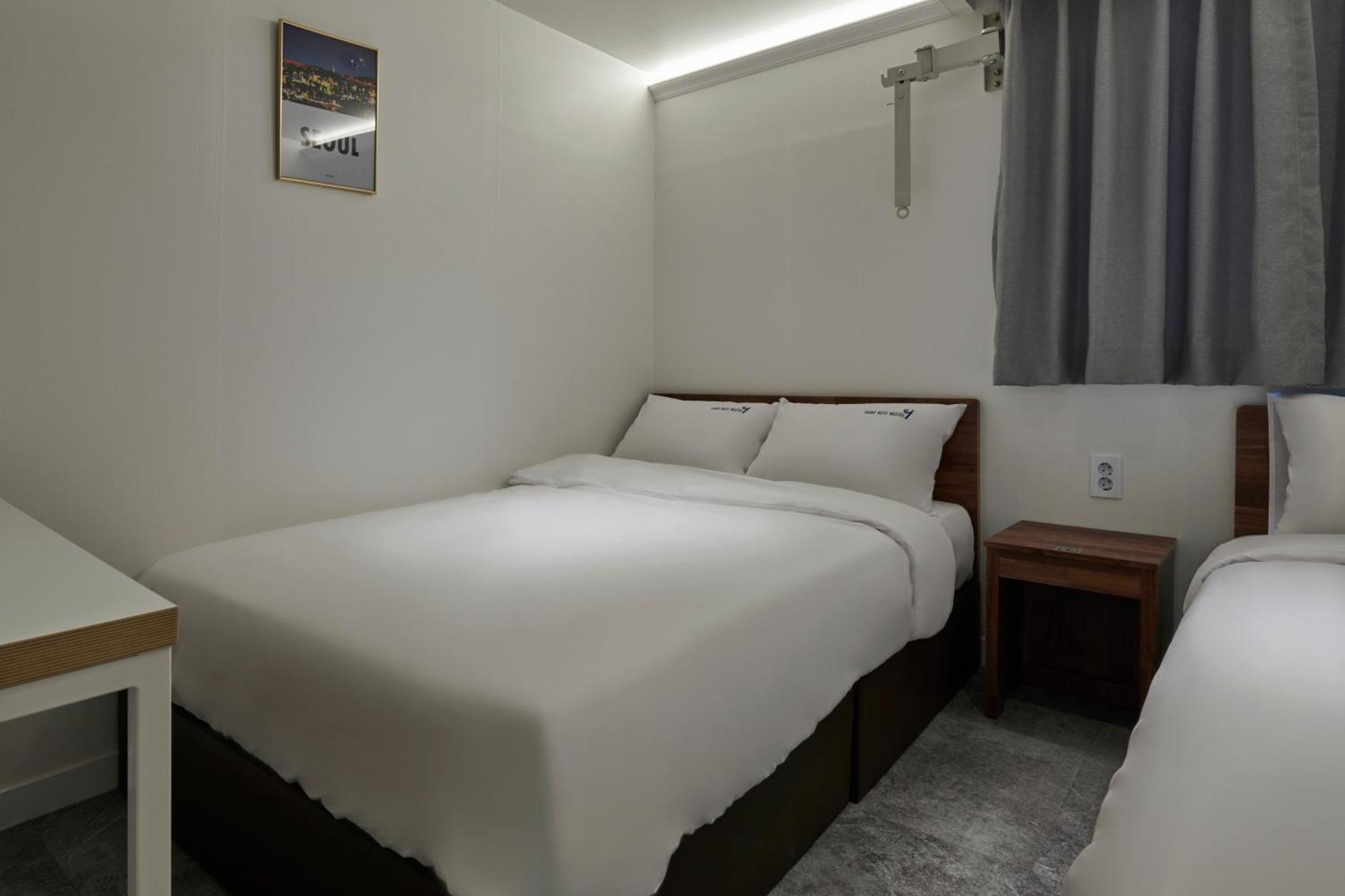 Eight Rest Hostel Myeongdong Seoul Exteriör bild