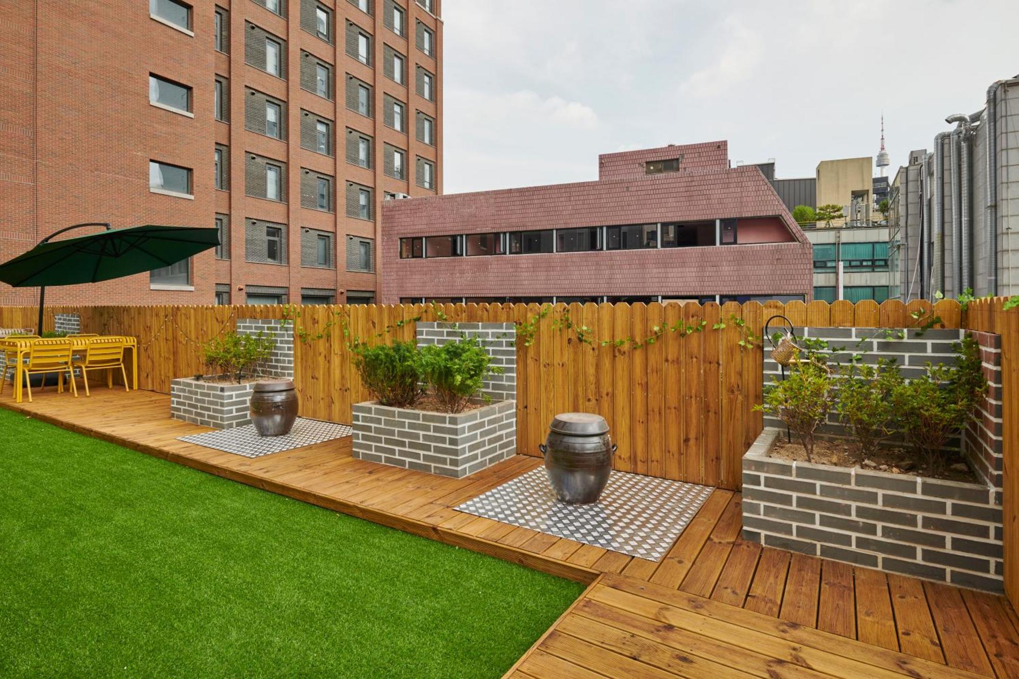 Eight Rest Hostel Myeongdong Seoul Exteriör bild