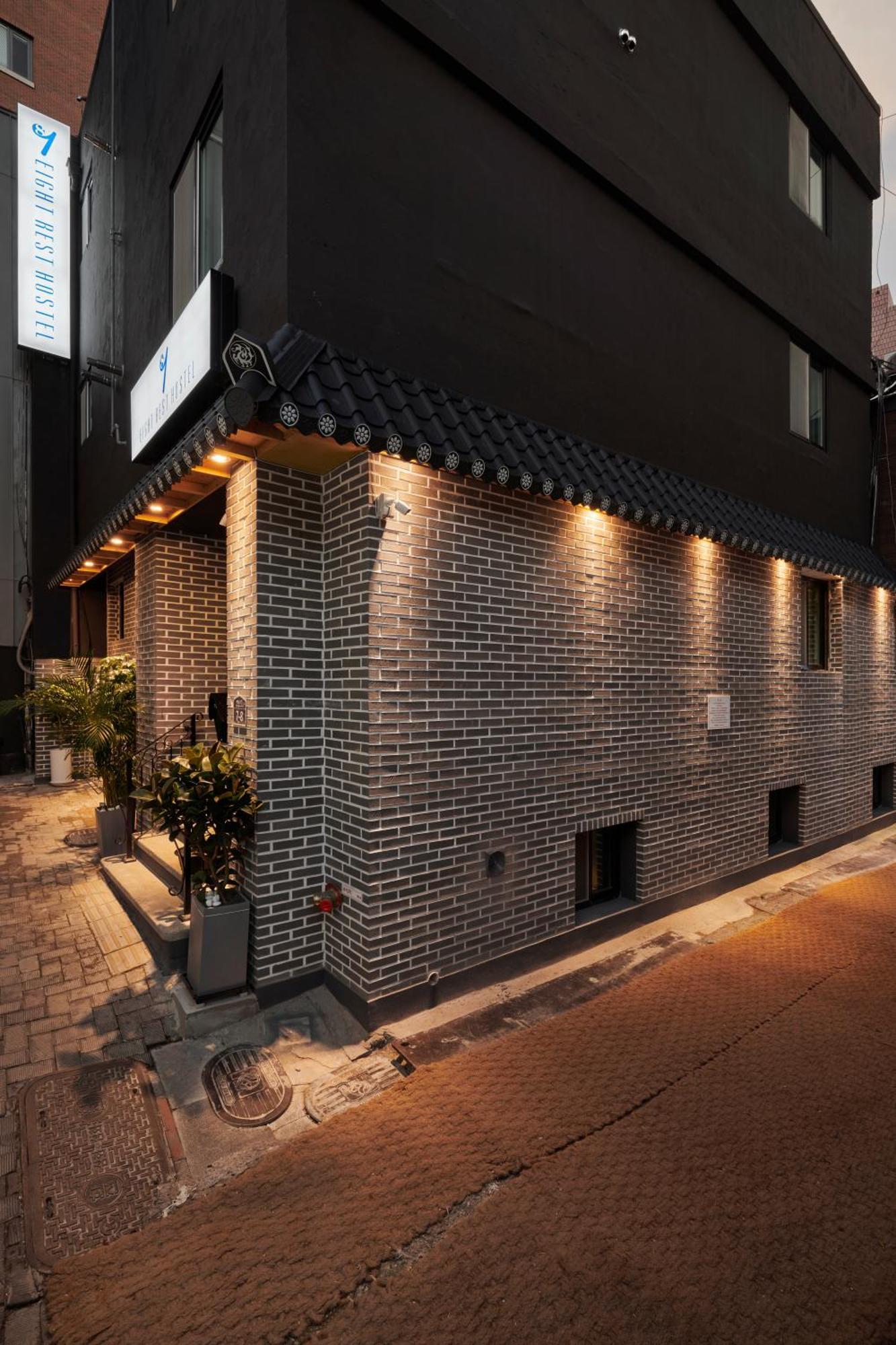Eight Rest Hostel Myeongdong Seoul Exteriör bild