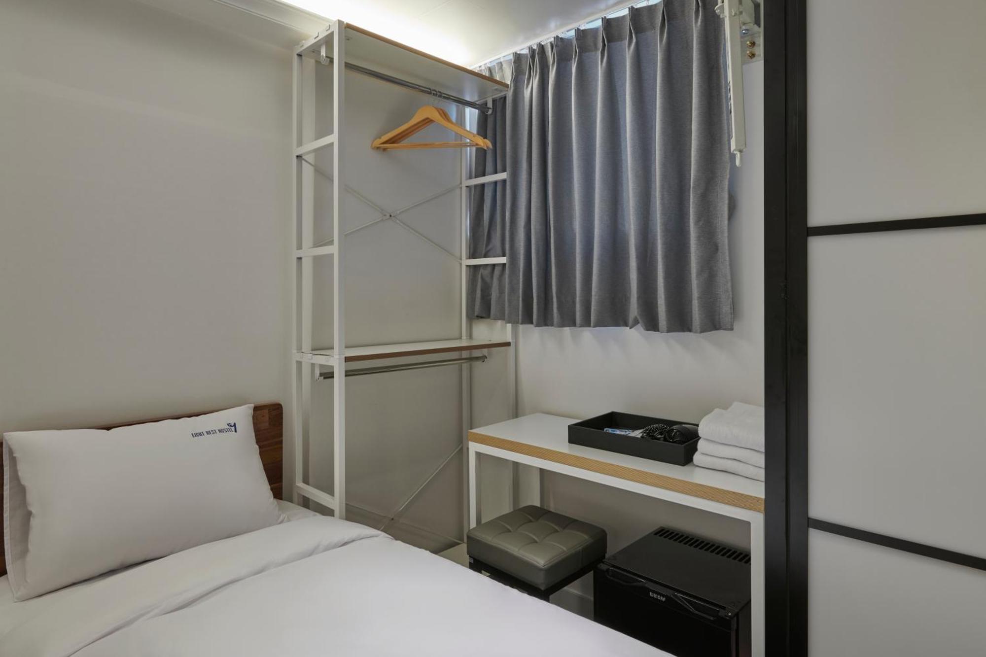 Eight Rest Hostel Myeongdong Seoul Exteriör bild
