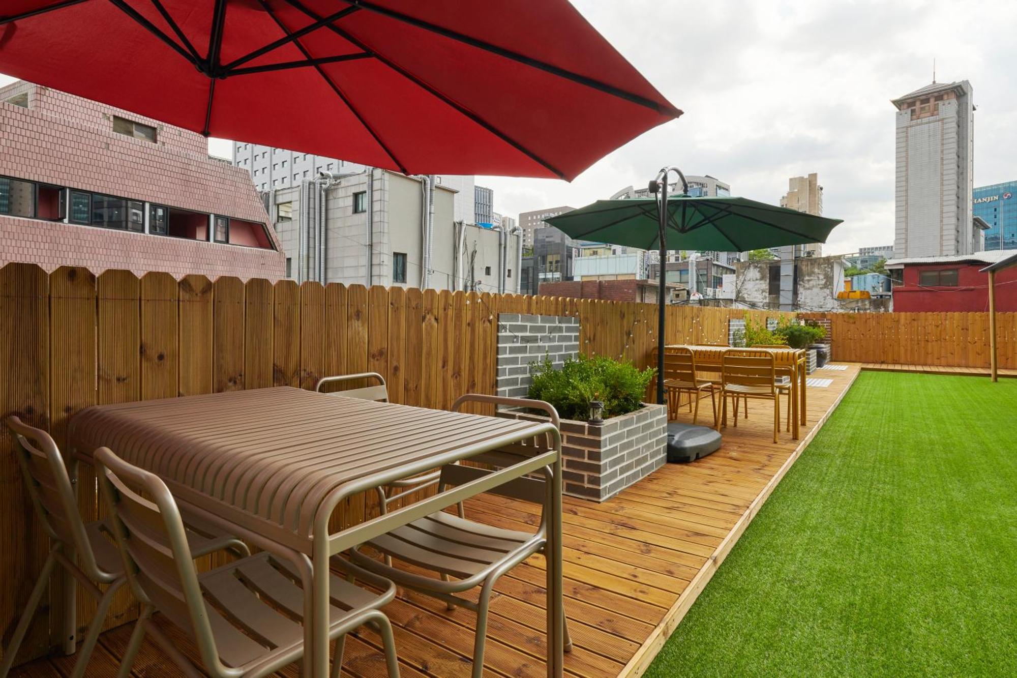 Eight Rest Hostel Myeongdong Seoul Exteriör bild